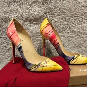 Christian Louboutin So Kate Vulcano
Size - 35.5 (US 5.5)